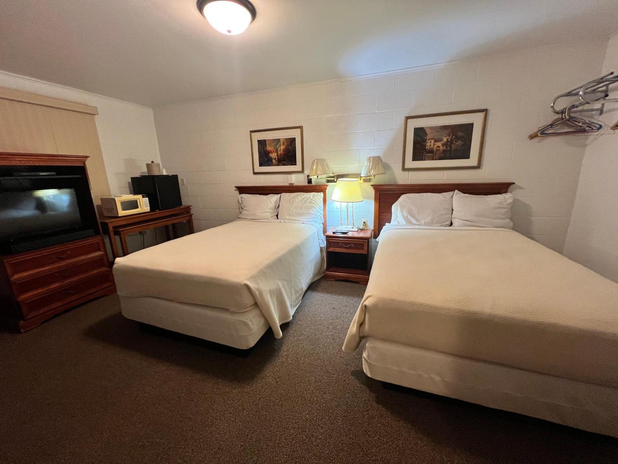 Oyo Hotel Prairie Winds Carthage Keokuk Hwy 136 외부 사진