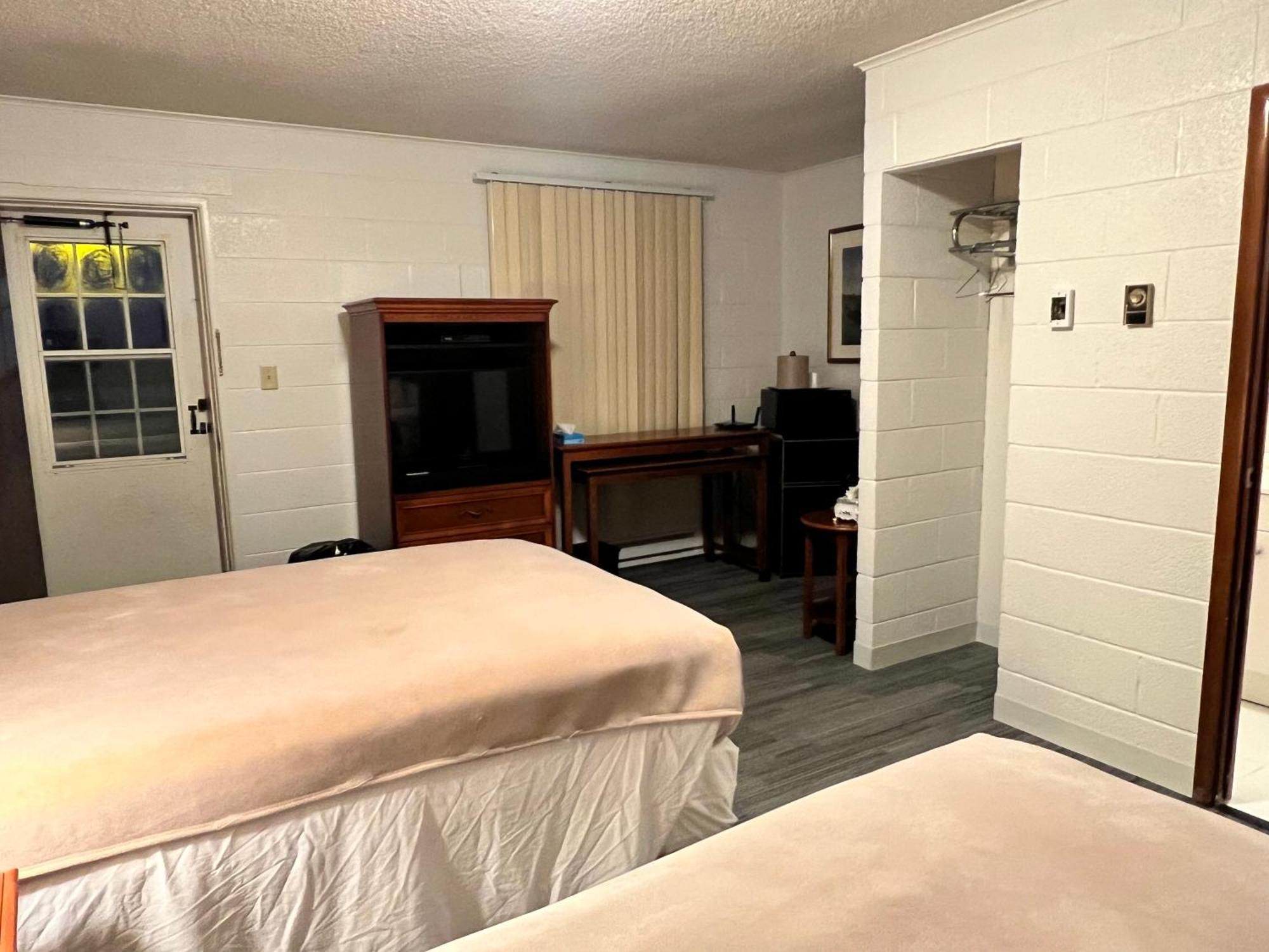 Oyo Hotel Prairie Winds Carthage Keokuk Hwy 136 외부 사진